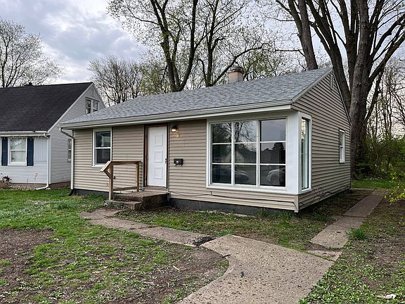 2nd image of 4206 Meadow Ln
