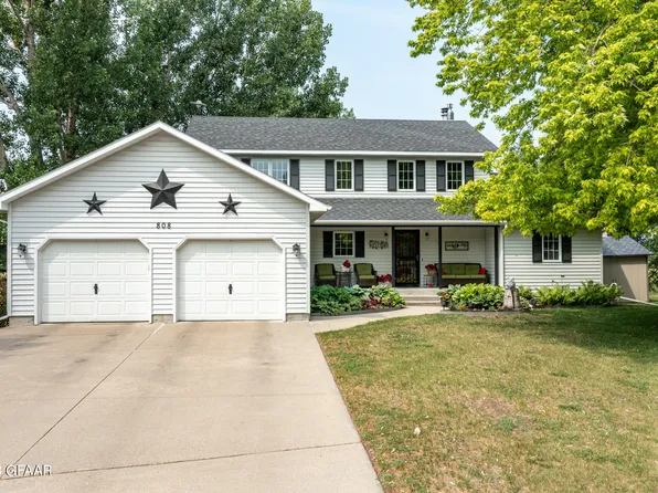 808 16th Ave SE, East Grand Forks, MN 56721
