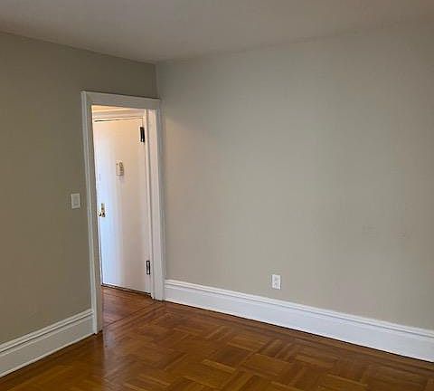 3rd image of 2701 Kennedy Blvd #414