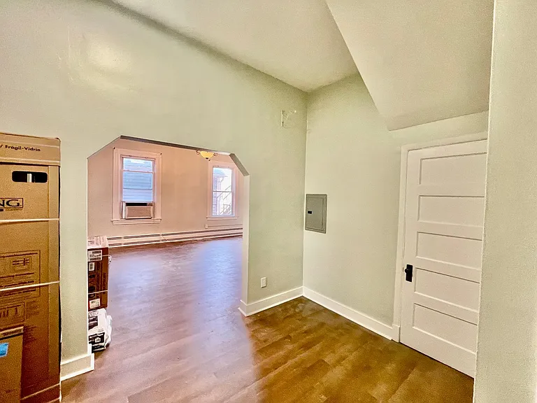 425 Walnut Street (Full Service) — Photo 6