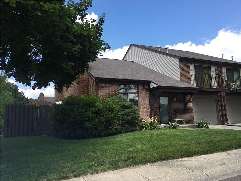 2nd image of 366 E Saint Clair St