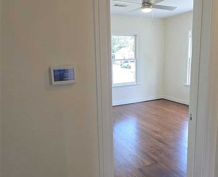 2827 Robertson St — Photo 6