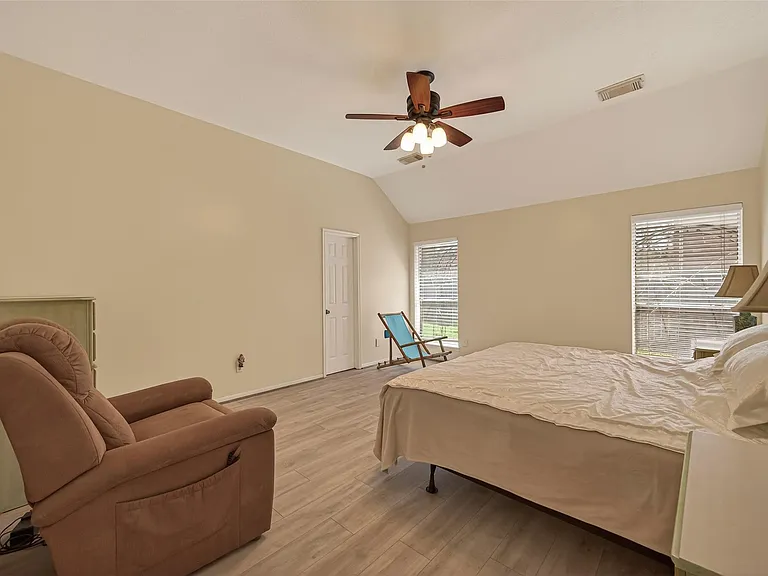 8203 Paddington Place Dr — Photo 20
