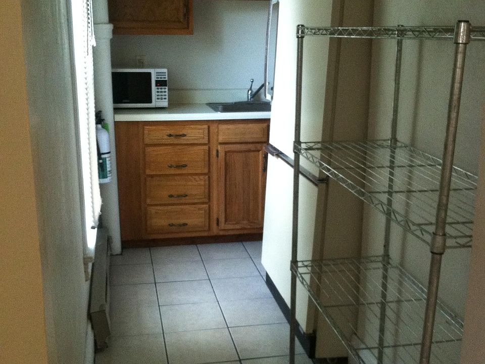 1st image of 1003 Clay St APT 4