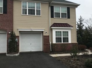16 Sawgrass Ct, Piscataway, NJ 08854