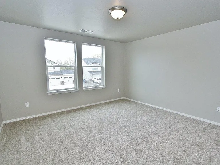 33 N Mingus Ave — Photo 25