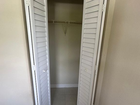 2nd image of 422 Caroline Ave #424