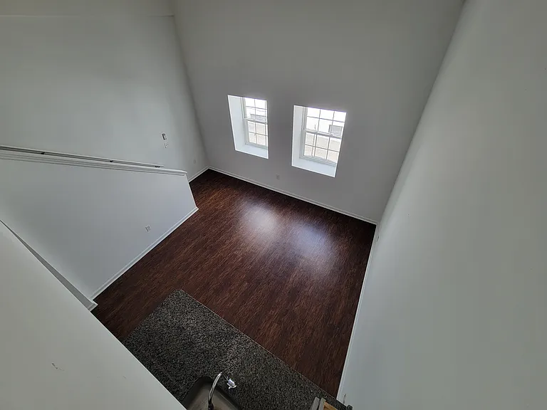 2231 Bryn Mawr Ave #7 — Photo 7