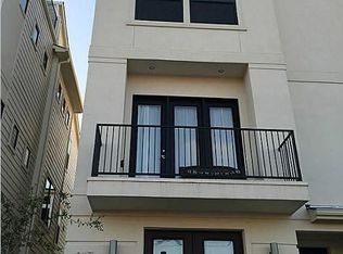217 Saint Charles St, Houston, TX 77003