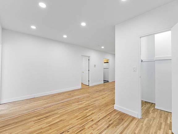 2nd image of 213 E 37th St #6AA