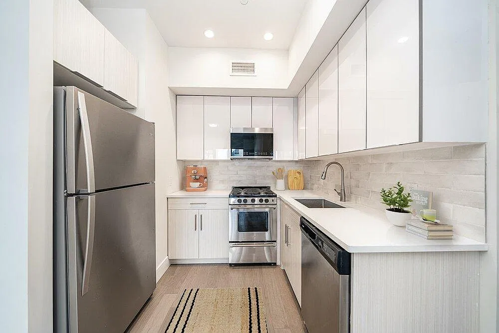 65 Newkirk — Photo 1