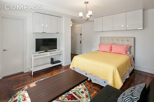 Rented by Compass | media 12