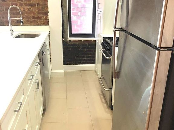 5th image of 204 W 81st St APT 4A