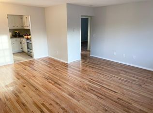 39 Briarwood Ln APT F, Branford, CT 06405