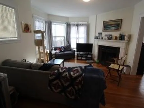 31 Concord Ave, Cambridge, MA 02138