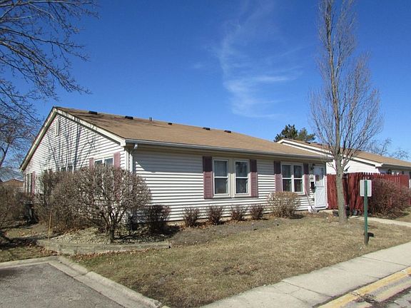 3rd image of 1810 Marquette Ln