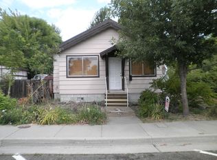 604 Chestnut St, Mount Shasta, CA 96067