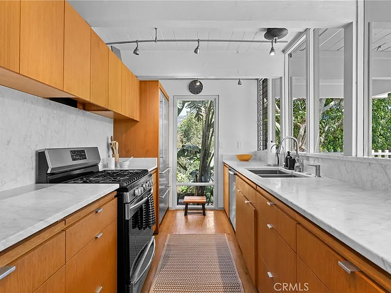 1494 Bluebird Canyon Dr — Photo 16