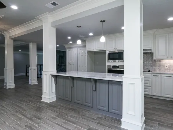 3726 Ben Hogan Dr, Longview, TX 75605