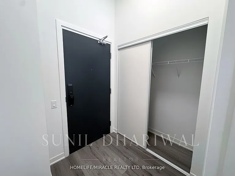 395 Dundas St W #122 — Photo 5
