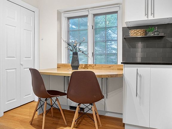 5th image of 4 Oak Ridge Dr Unit 6