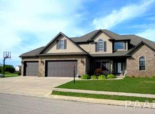 10711 N Trailside Ln, Dunlap, IL 61525