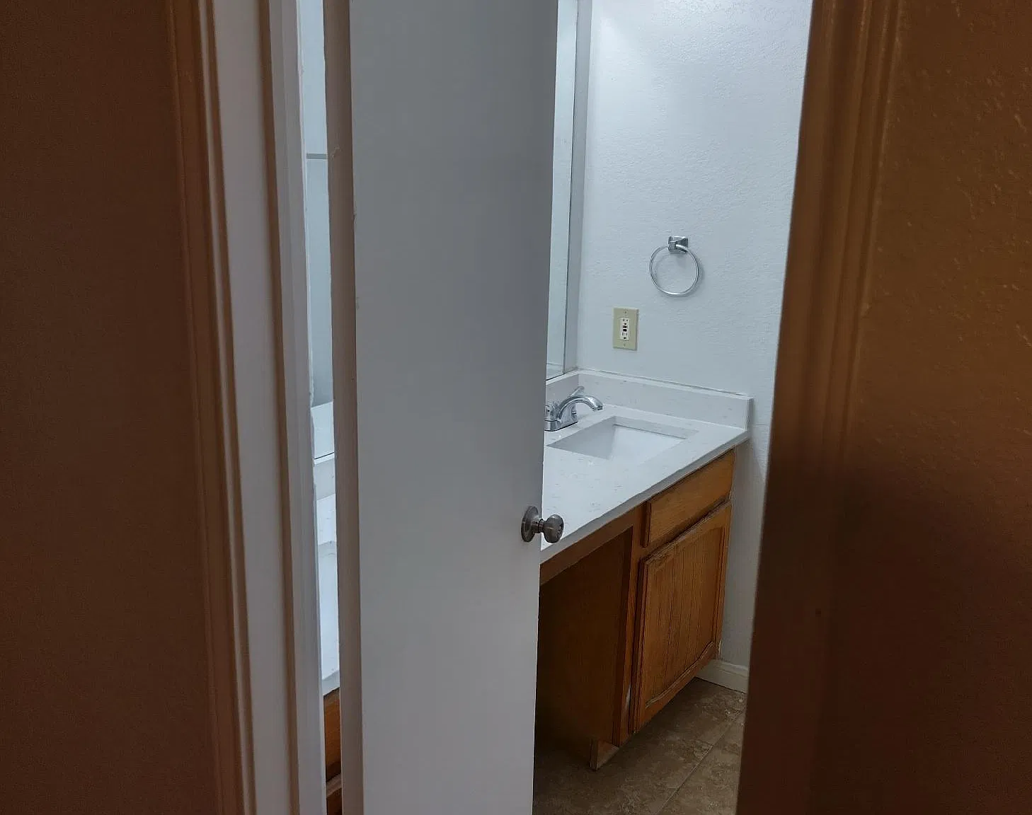 3 bed, 1239 sqft, $2,000 — Photo 4