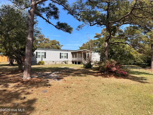 413 Diamond City Drive, Harkers Island, NC 28531