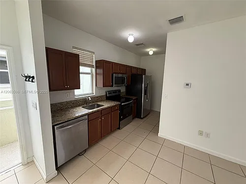 9465 SW 171st Ct #STUDIO Photo 1