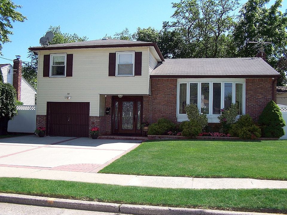 1st image of 80 Cantiague Ln