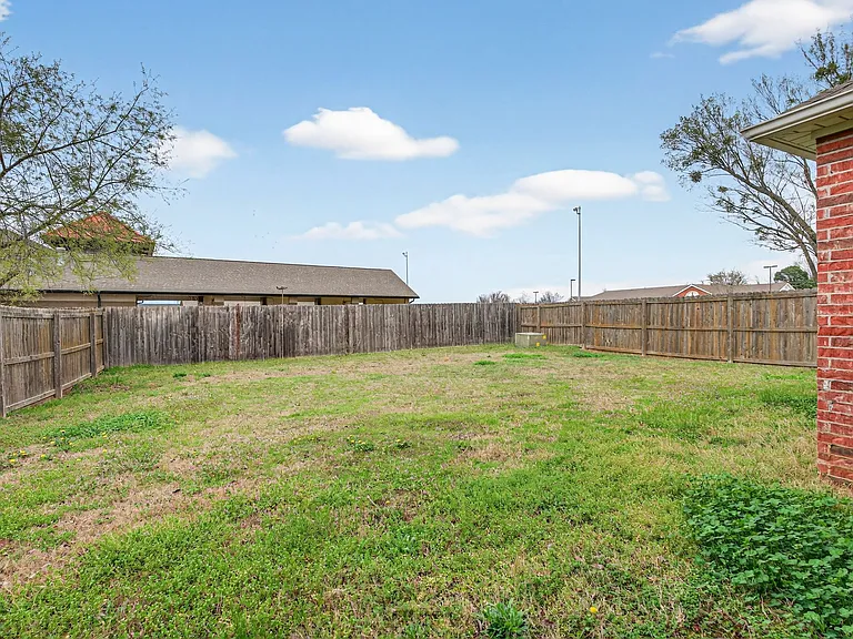 2701 Dyllan Ct — Photo 35