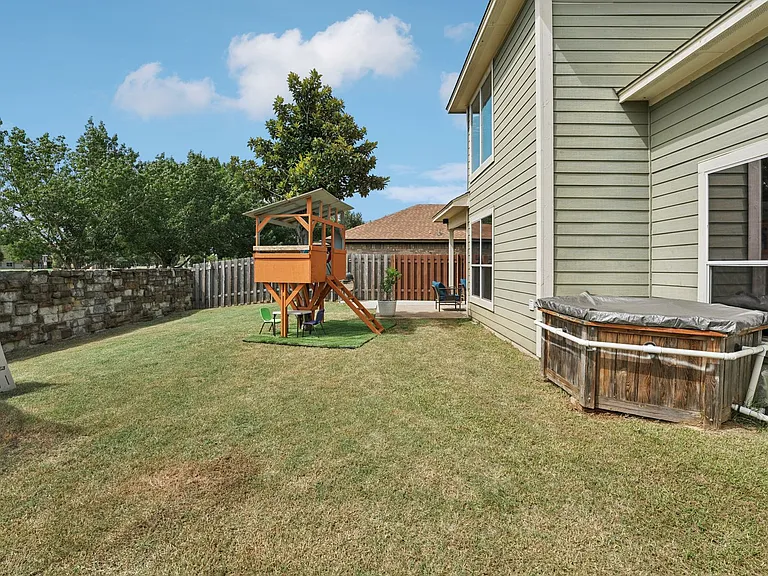 110 Farm House Rd — Photo 41