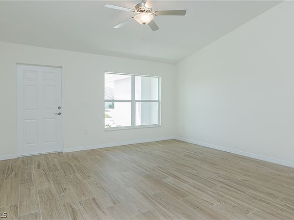3rd image of 4153 NE 9th Place Cpe