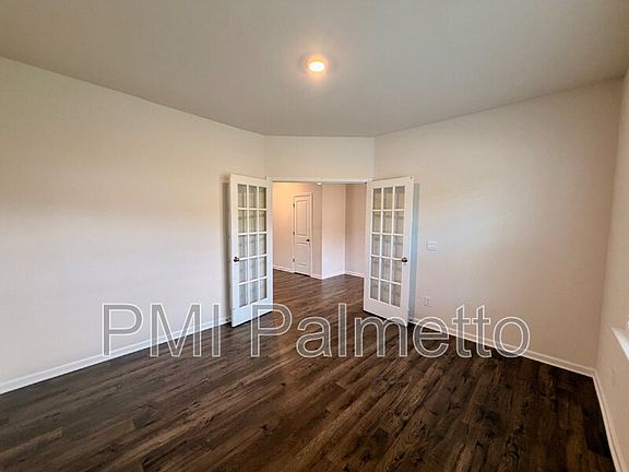 5th image of 771 Tiger Lily Dr