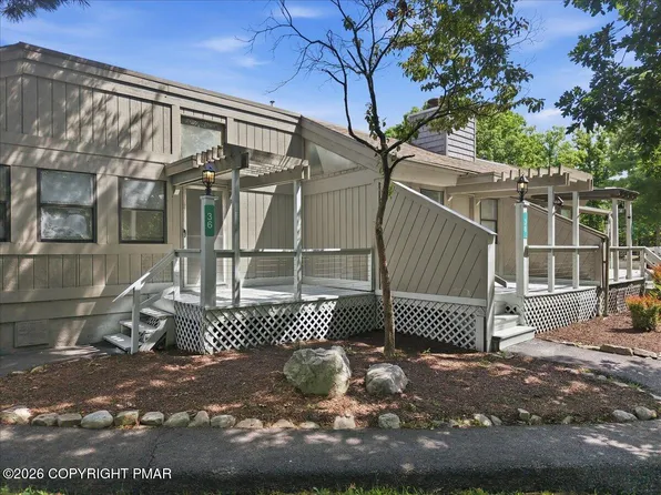 105 Condor Dr #36, Tamiment, PA 18371