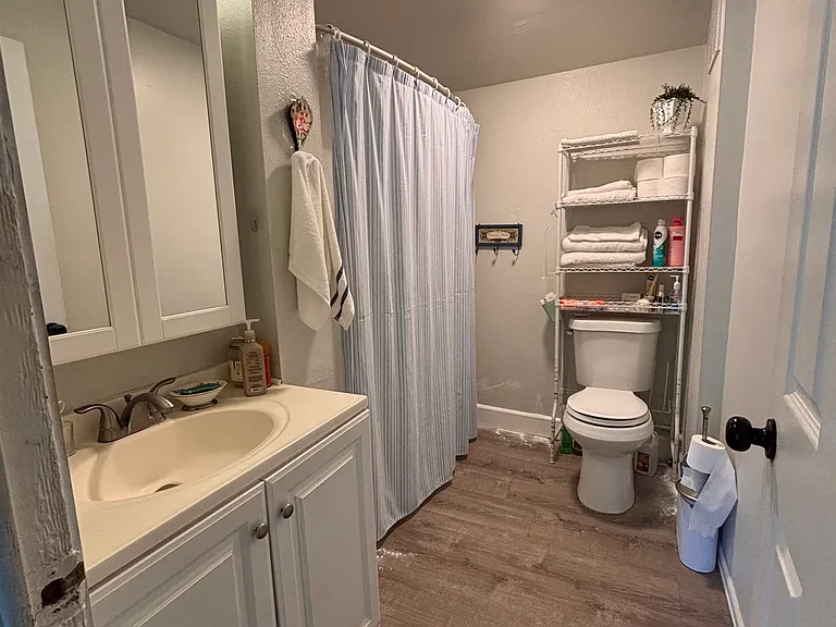 400 Vine Ave — Photo 6