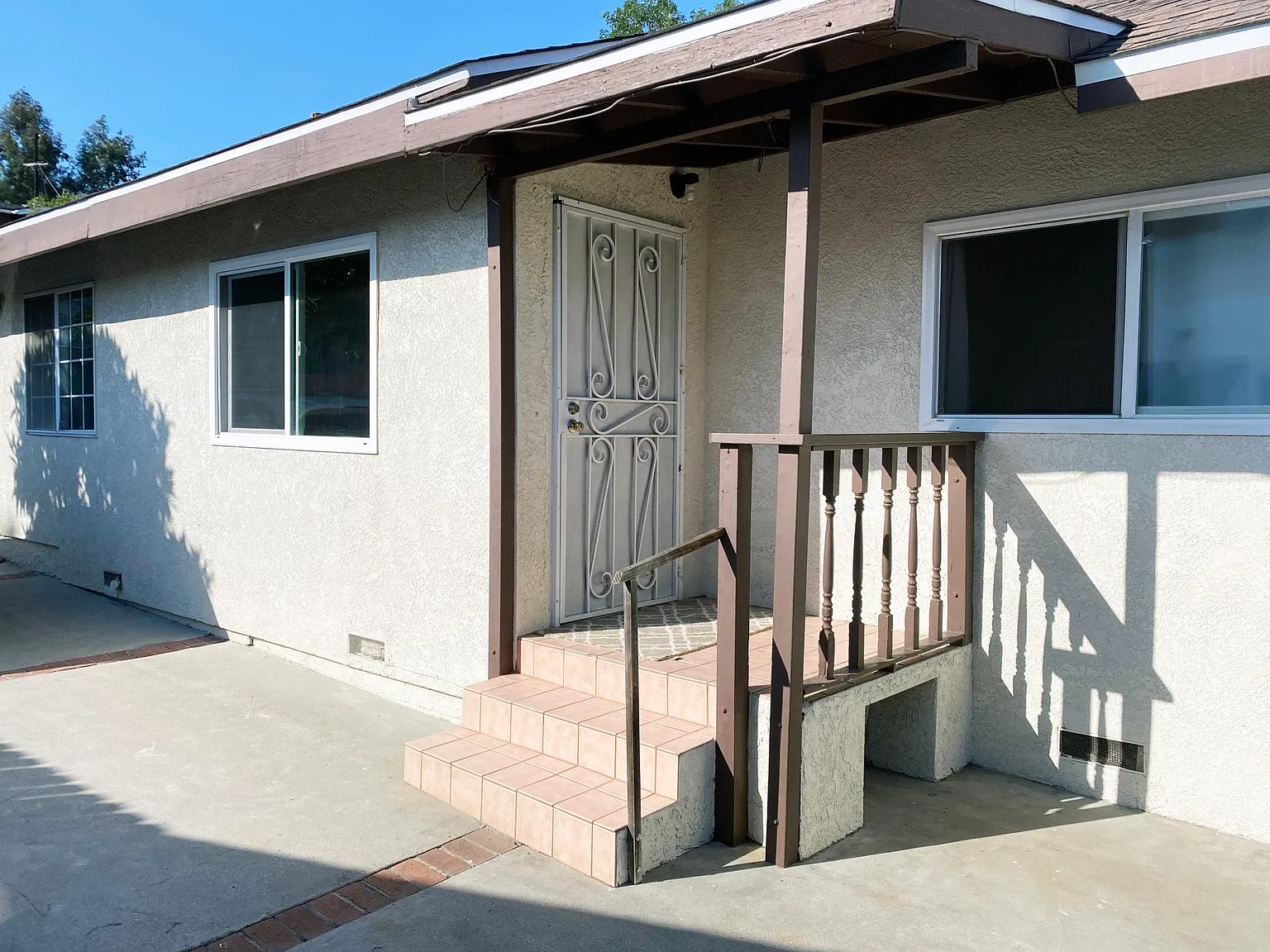 2 bed, 1.5 bath, 1000 sqft, $2,700 — Photo 2