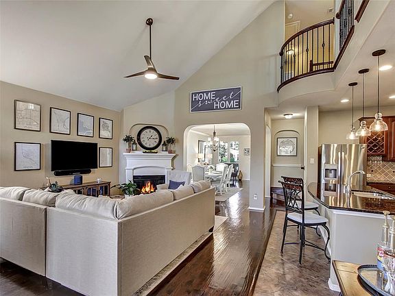 4th image of 12561 Red Hawk Dr