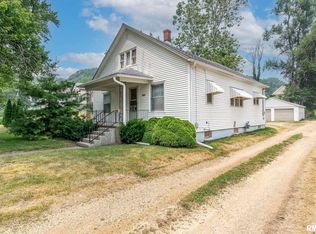 640 Locust Pl, Clinton, IA 52732