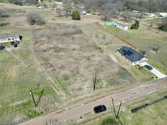 3rd image of 822 E Jess Hinton Rd