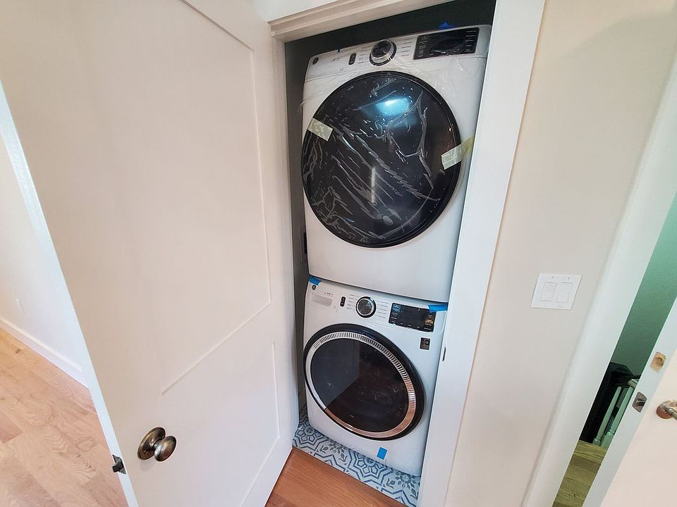 1st image of 15 Wallingford Rd #3