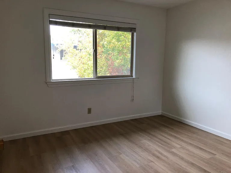 285 Gomes Ct #2 — Photo 6