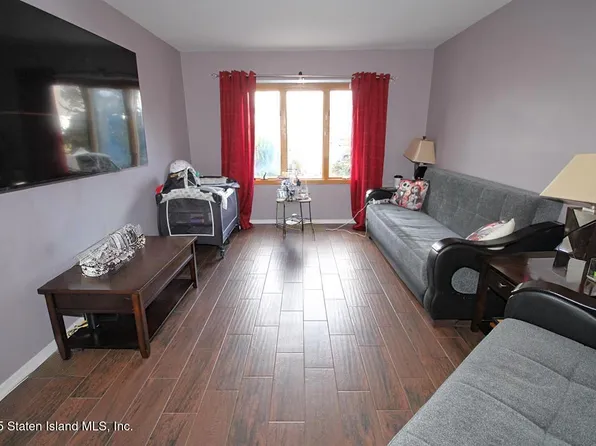 90 Levit Avenue image 33 of 36