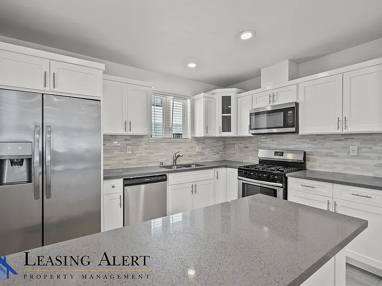 1957 Vista Del Mar St — Photo 10