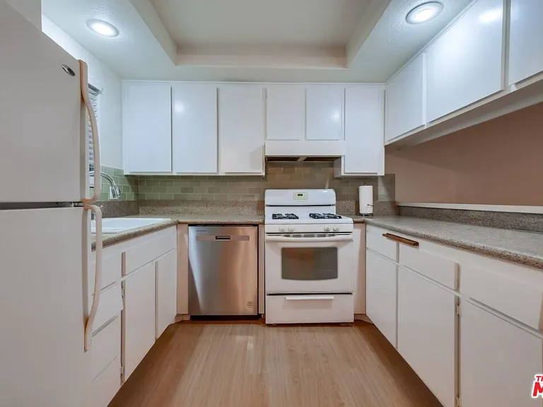 1077 W Kensington Rd #3 — Photo 20