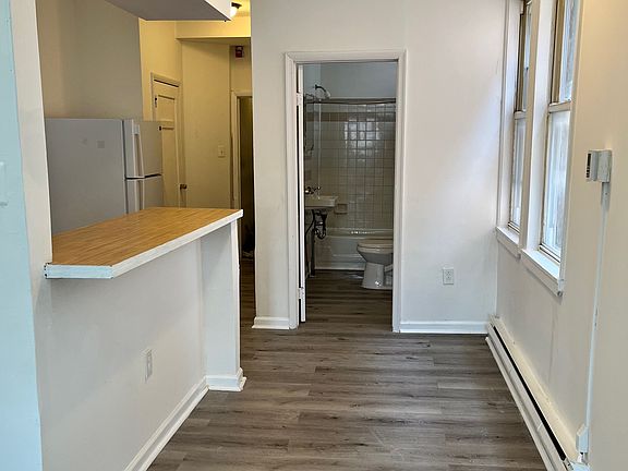 2nd image of 4944 N Broad St #3F