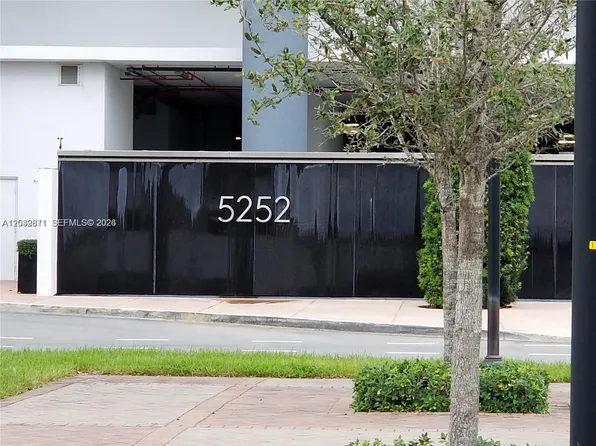 5252 NW 85th Ave, Doral, FL
