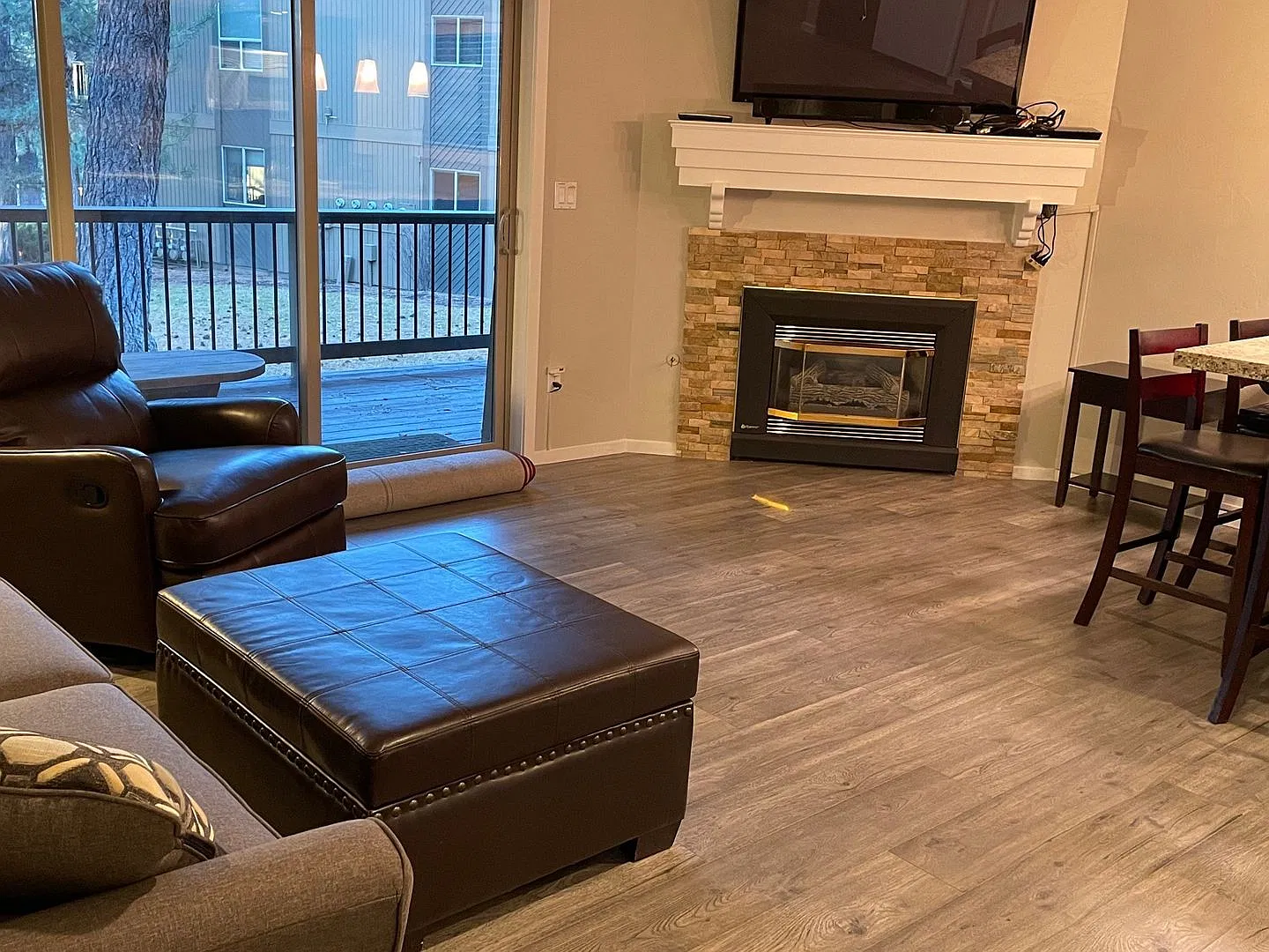 Fully Furnished 1 Bed 1 Bath NW Bend — Photo 4