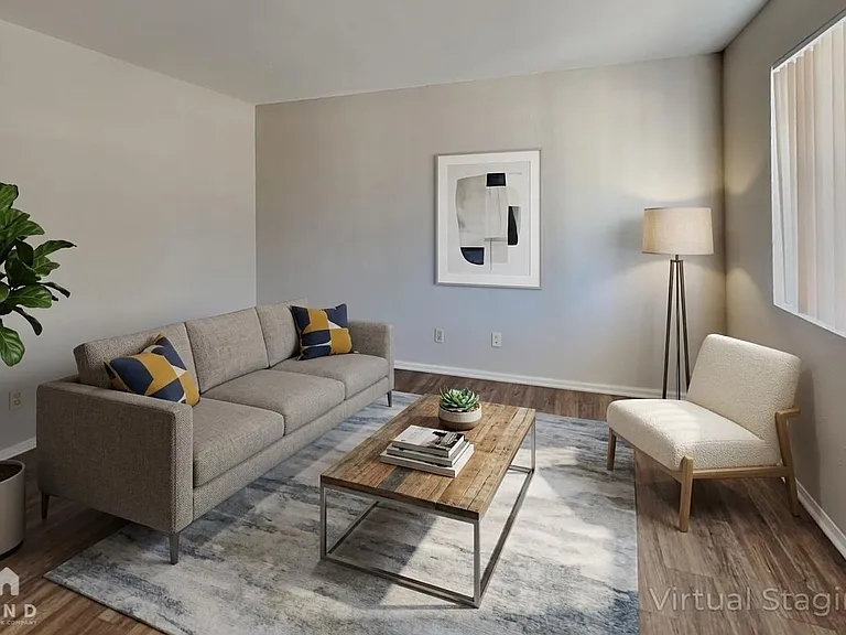 3117 W Aster Dr — Photo 2