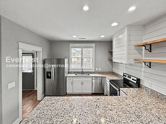 2nd image of 902 Cheatham Pl #G